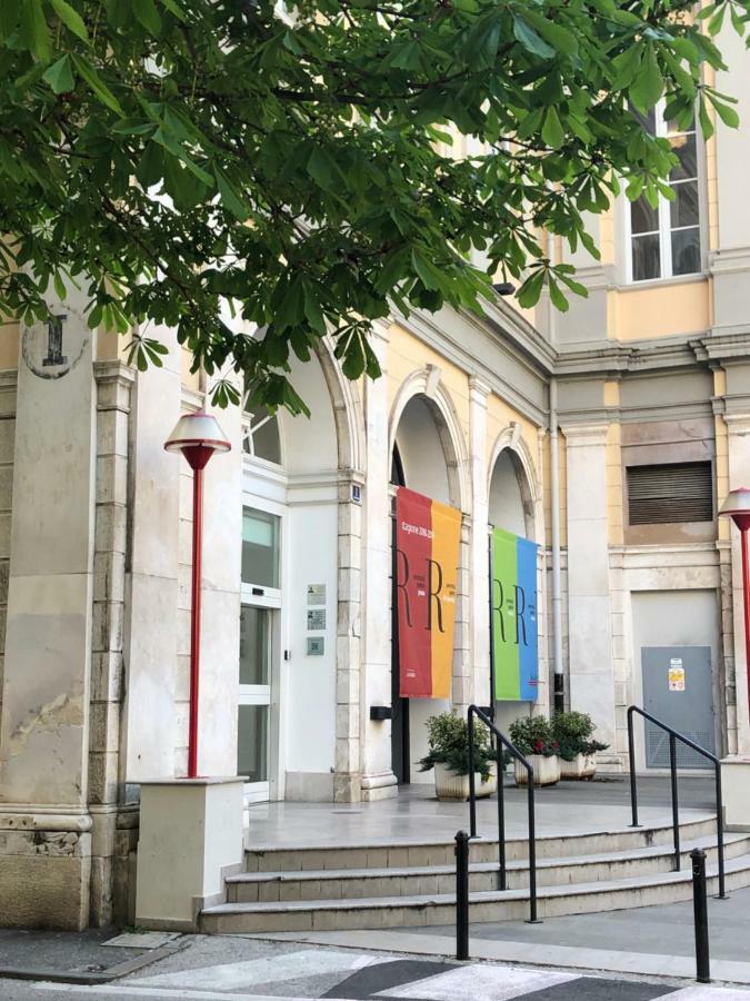Alla Scalinata Del Teatro Rossetti Parcheggio Trieste Exterior foto